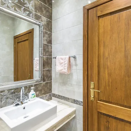 Lovely In Gornje With Kitchen بيت للعطل